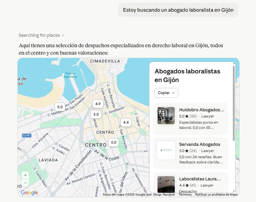 Ejemplo real de búsqueda local en Claude — IA respondiendo a una consulta sobre un negocio en Asturias